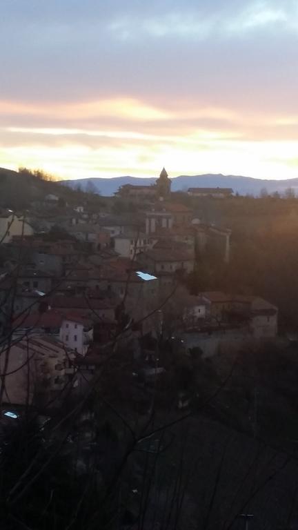 Villa La Casa Di Valerio Montabone Esterno foto